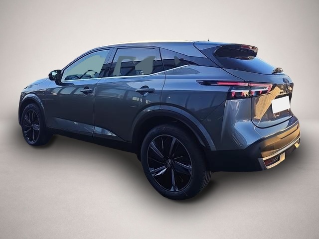 Bild 4 Nissan Qashqai 1.3 DIG-T X-Tronic Tekna Winter Pano 11.