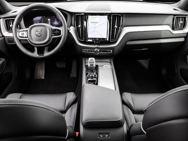 Bild 4 Volvo XC60 Plus Dark Recharge Plug-In Hybrid AWD T8 Tw