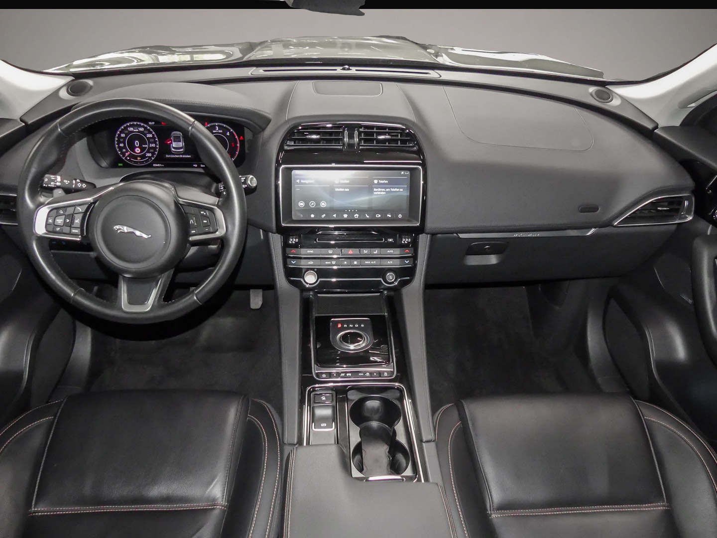 Bild 4 Jaguar F-Pace Prestige AWD 30d EU6d-T Allrad AHK-abnehm