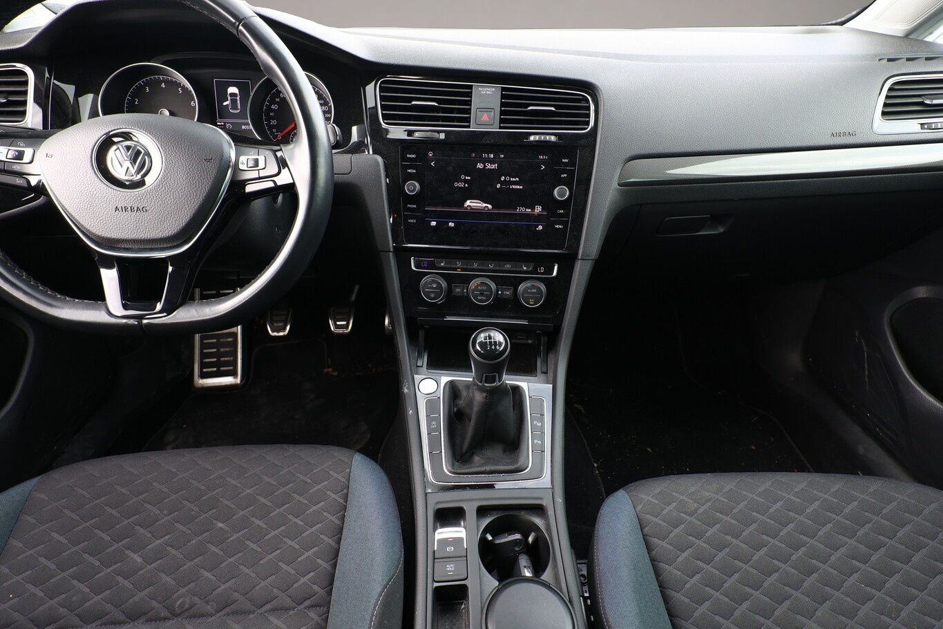 Fotografie 7 des Volkswagen Golf VII 1.5 TSI 130 IQ.DRIVE Nav ACC KeyL 16Z
