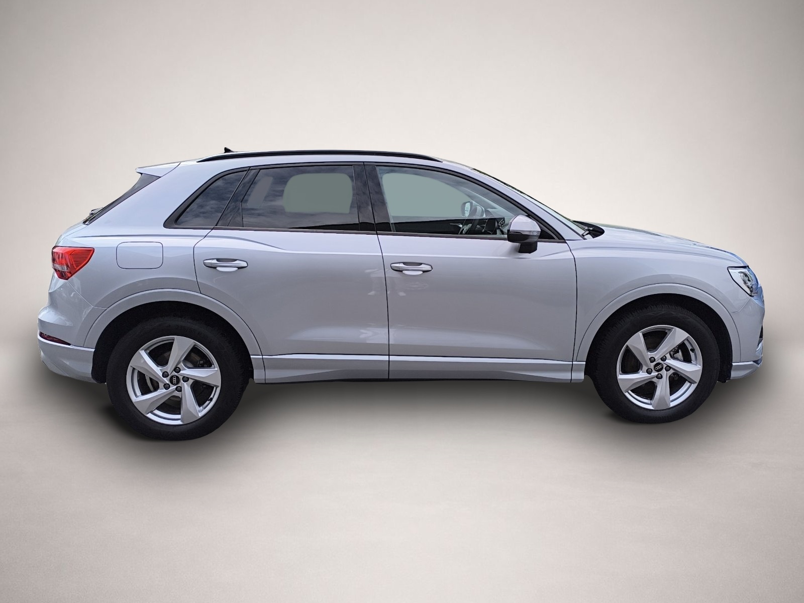 Bild 8 Audi Q3 1.5 TFSI s-tronic 35 advanced AHK STANDH RFK