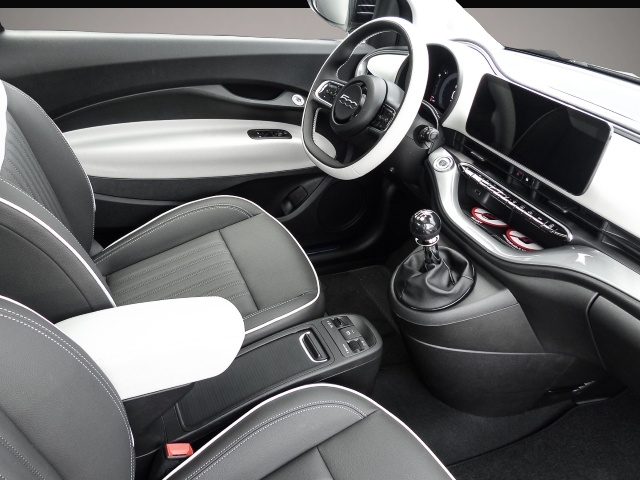 Bild 3 Fiat 500 Hybrid 48 kW La Prima Navi LED Apple CarPlay