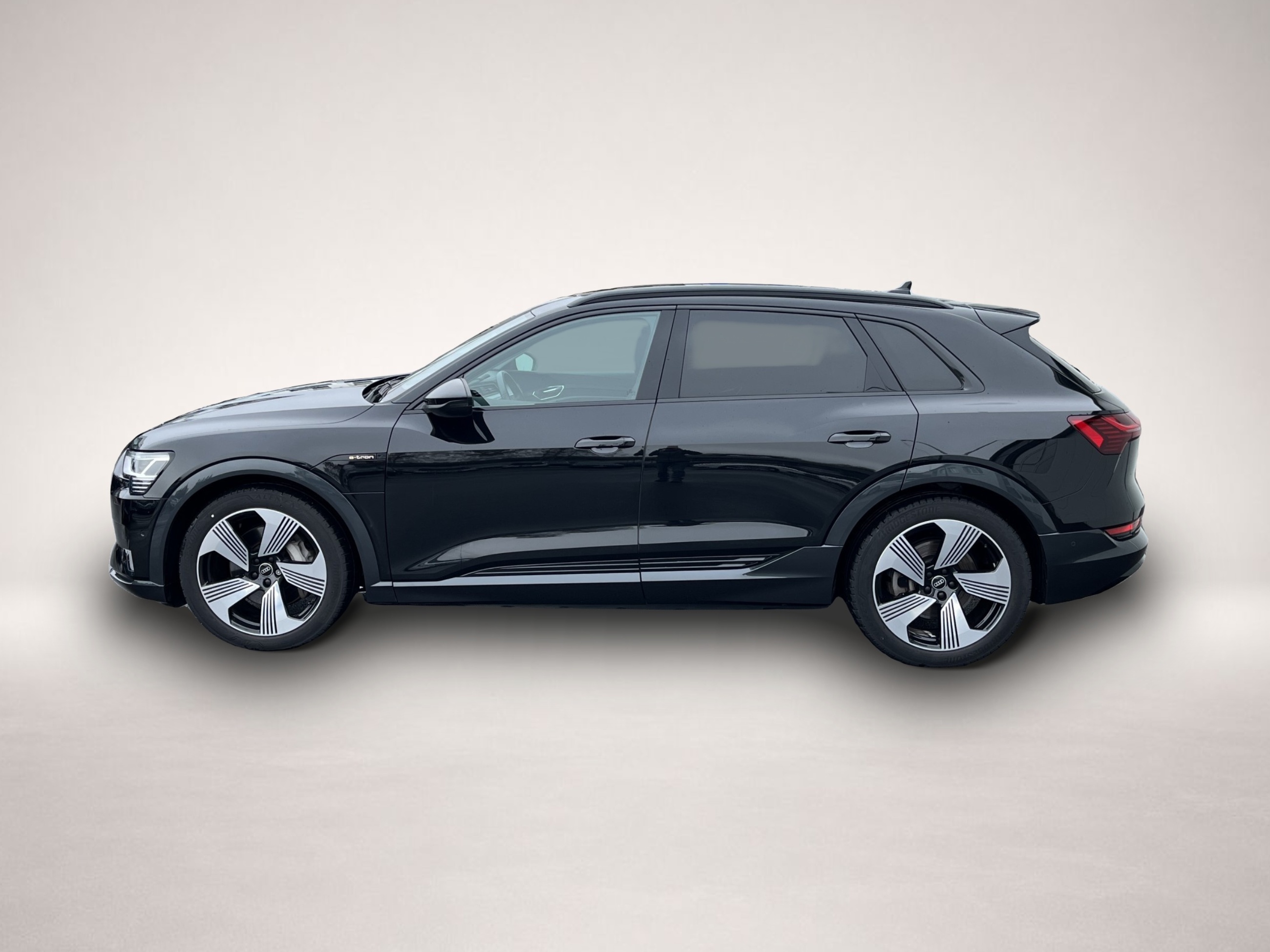 Fotografie Audi e-tron 55 Advanced 21Zoll Optikpaket PANO HeadUp