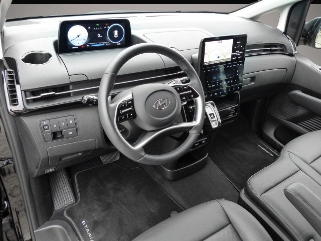 Bild 4 Hyundai STARIA Prime CRDi Panorama Schiebedach Navi Lede