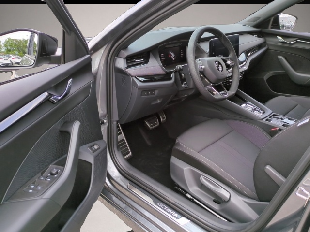 Fotografie 4 des Skoda Octavia Combi SPORTLINE TDI*DSG Head-Up ACC Navi