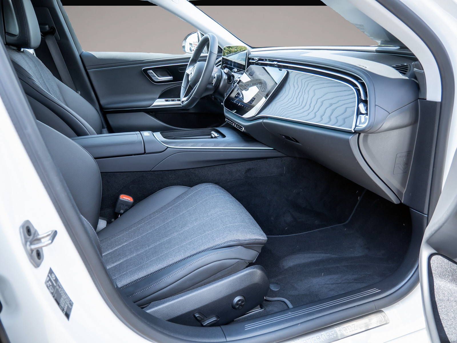 Bild 2 Mercedes-Benz E 300