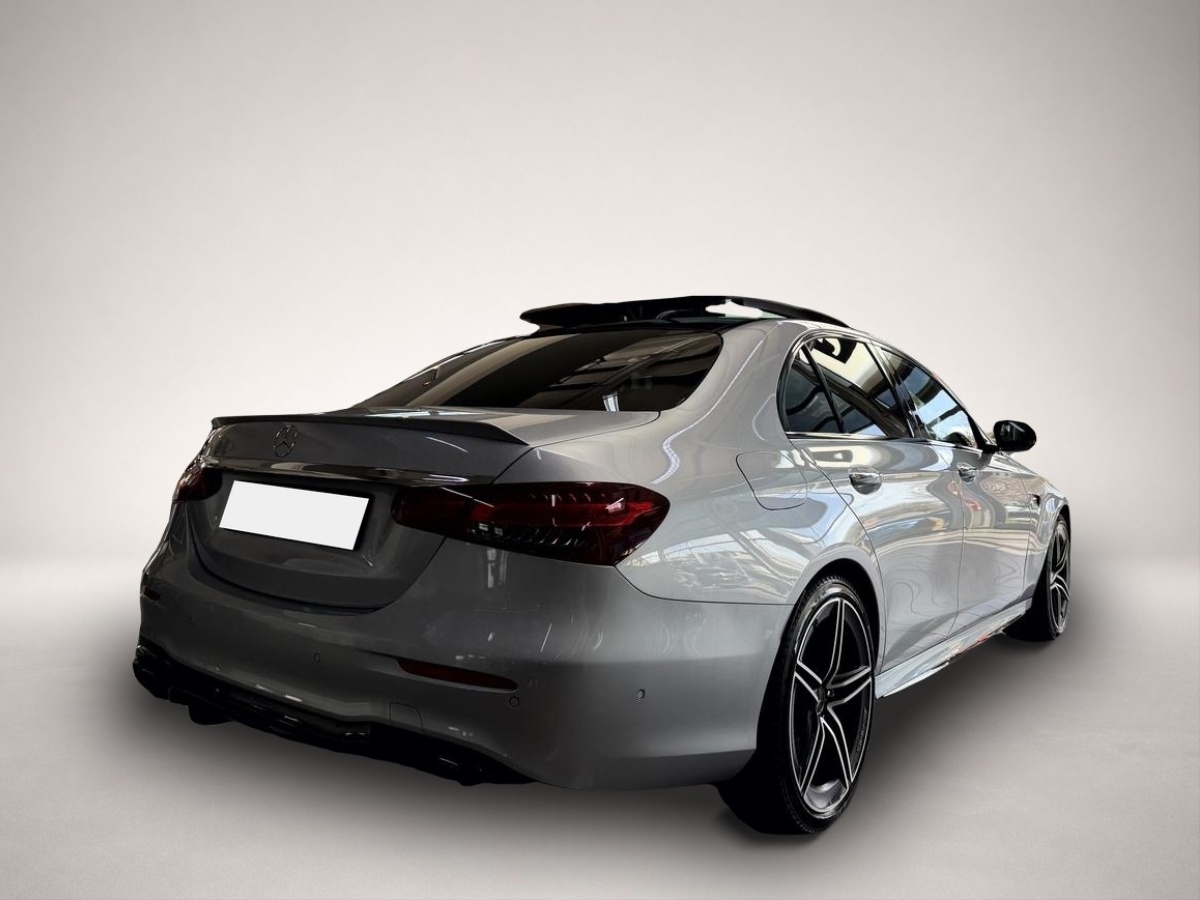 Bild 5 Mercedes-Benz E 63 AMG S 4M+ Night Drivers-P. Pano 360 Burm.