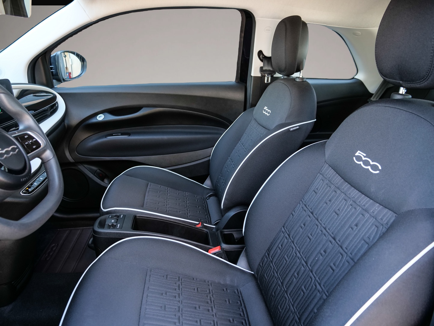 Bild 4 Fiat 500e Action Navi Apple CarPlay Android Auto Klim