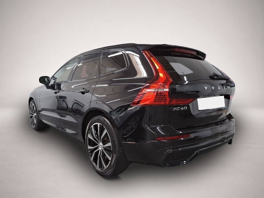 Fotografie des Volvo XC60 B5 B AWD Ultimate Dark 360° NAVI B&W LED