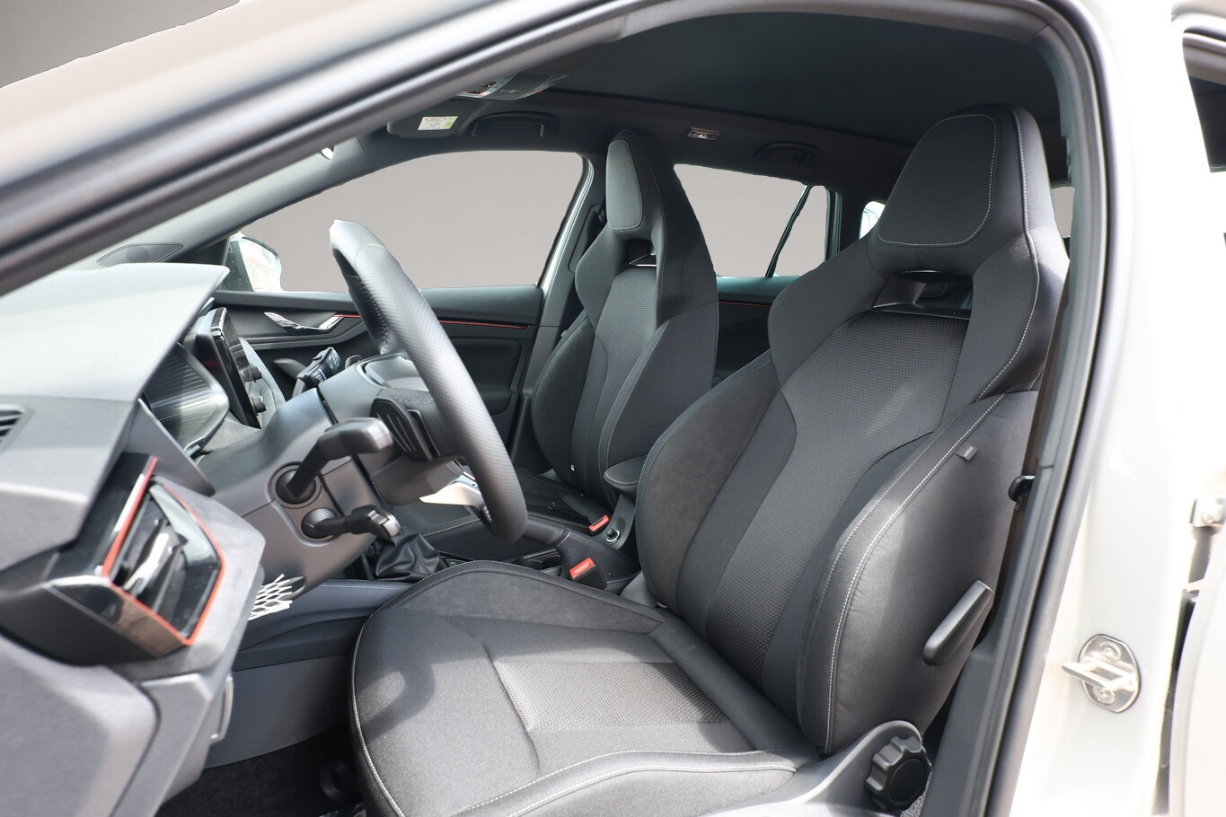 Bild 5 Skoda Scala DSG Dynamic Pano ACC SideA Kam Kessy SHZ