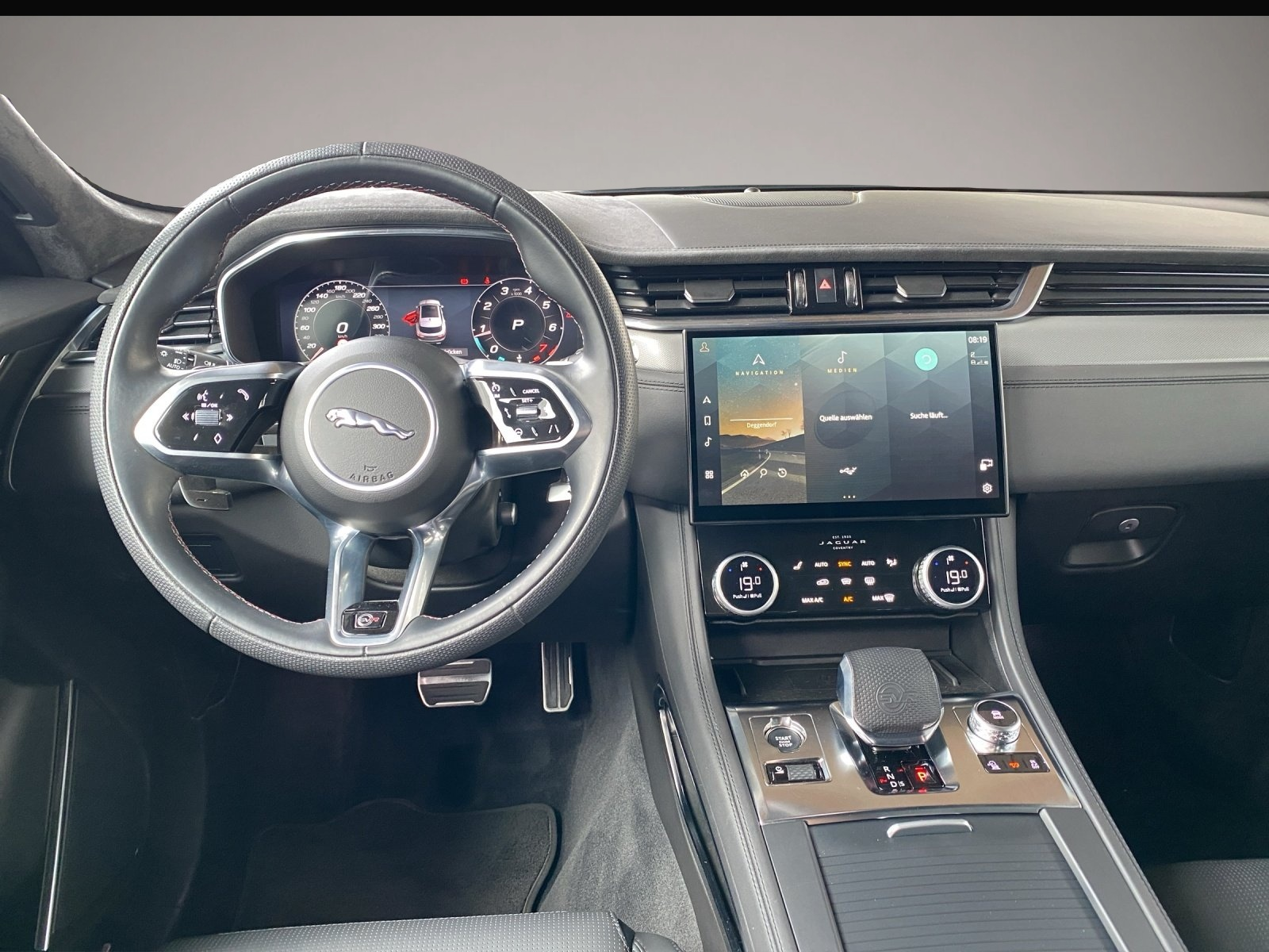Bild 8 Jaguar F-PACE / P550 SVR ACC+AHK+LED+Navi+SD+SHZ+360+LM