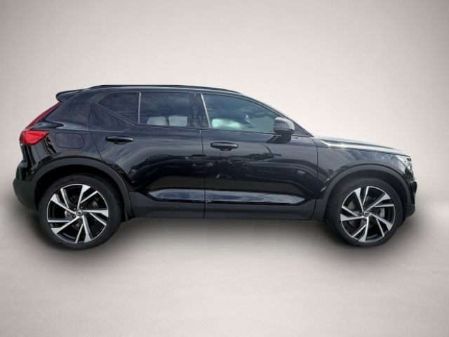 Bild 3 Volvo XC40 T4 R Design Recharge ACC/BLIS/CAM/H&K