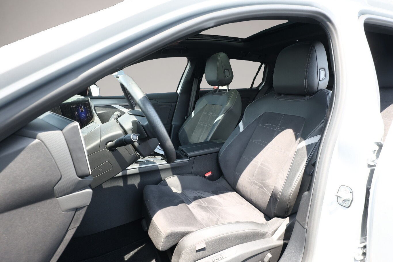 Bild 5 Opel Astra L 1.6 Turbo 180 PHEV Aut. Ultimate AHK Nav