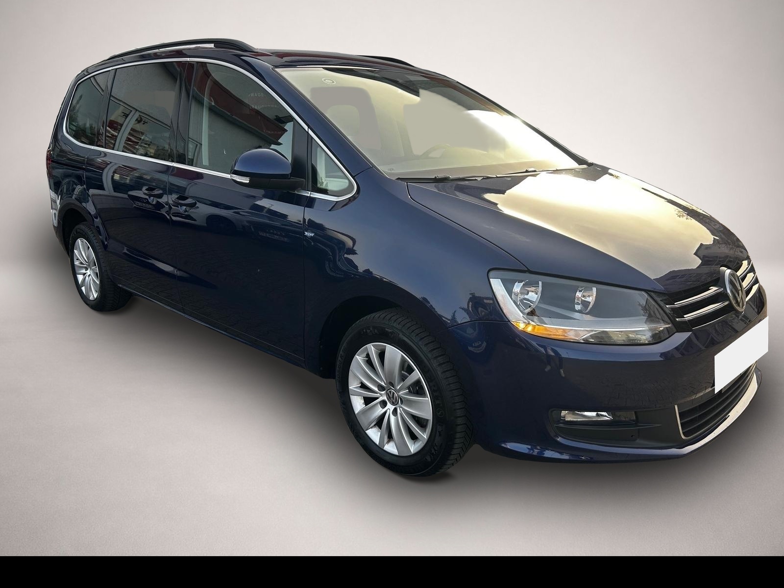 Fotografie 2 des Volkswagen Sharan 1.4TSI DSG 7-Sitzer Navi SHZ PDC