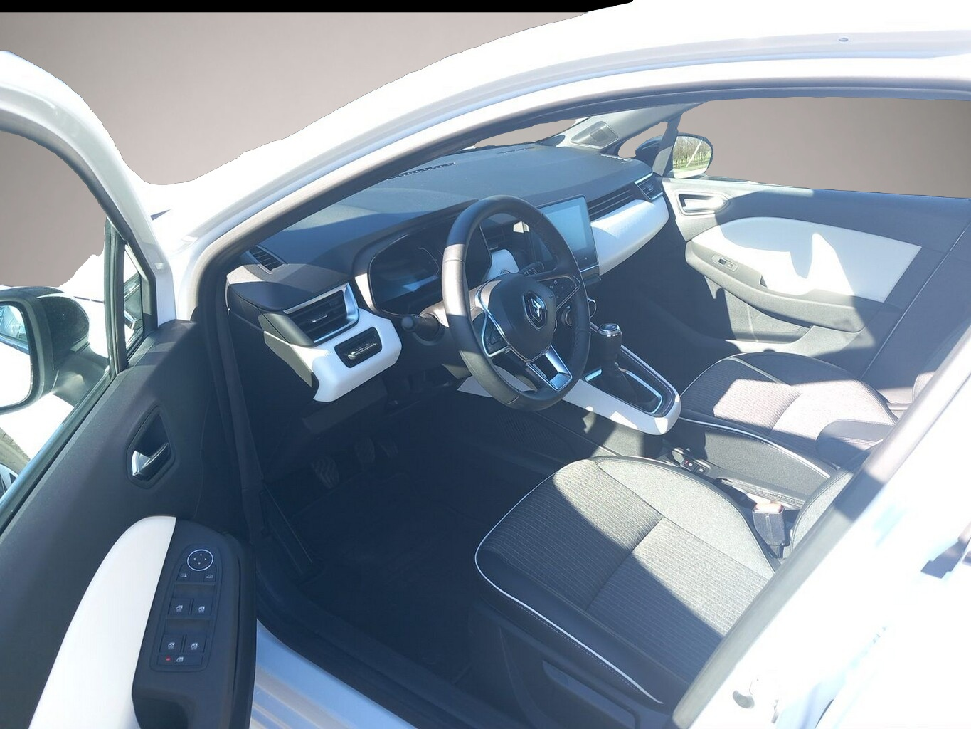 Bild 5 Renault Clio V 1.0 TCe 90 Techno LED Nav PDC Kam LM16Z
