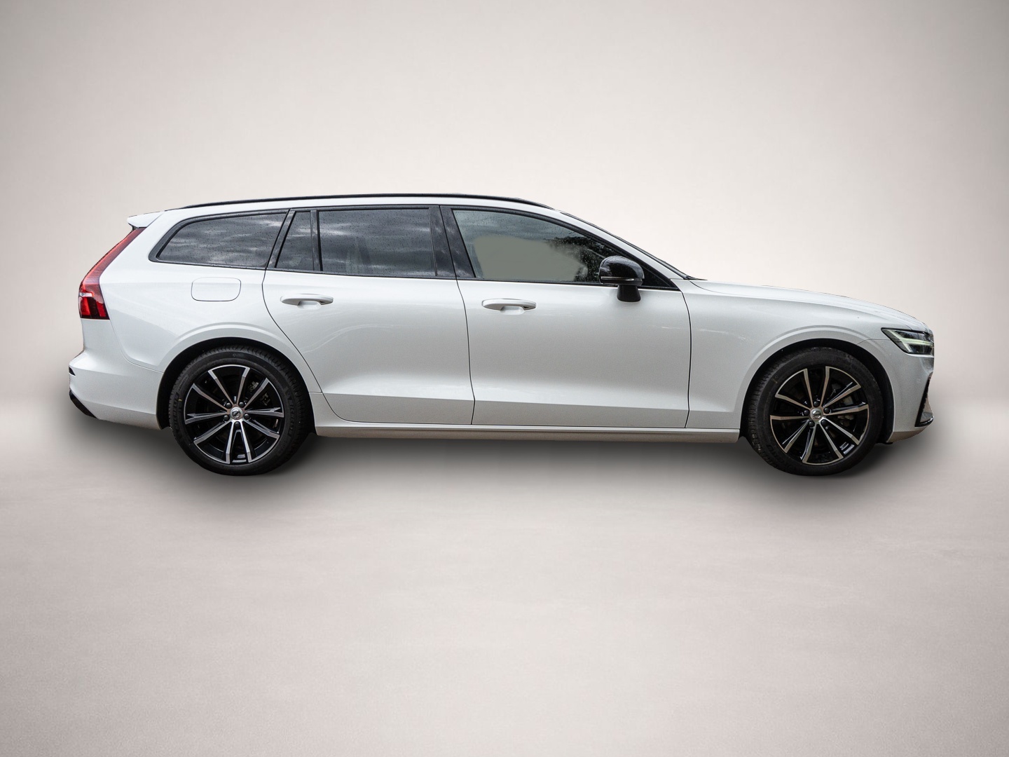 Bild 4 Volvo V60 Kombi Plus Dark Recharge Plug-In Hybrid AWD