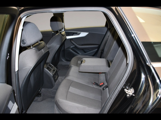 Bild 6 Audi A4 Avant 40TFSI S tronic S-LINE TOUR/NAVI/APS/LE