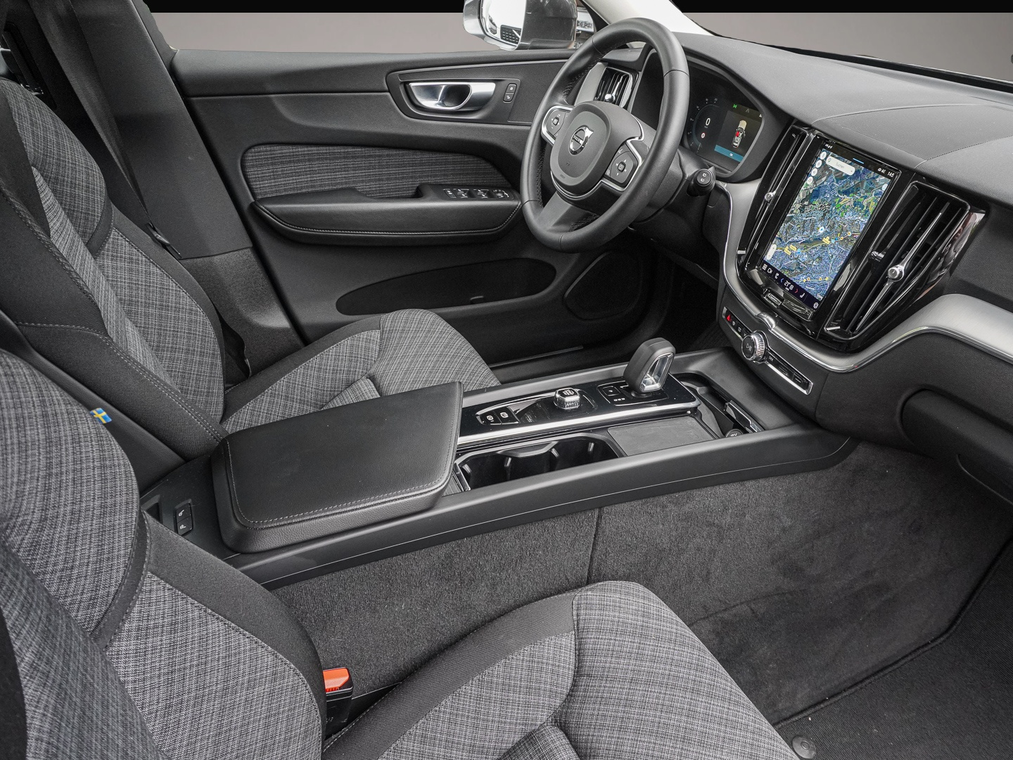 Bild 6 Volvo XC60 Core 2WD AHK Digitales Cockpit Soundsystem
