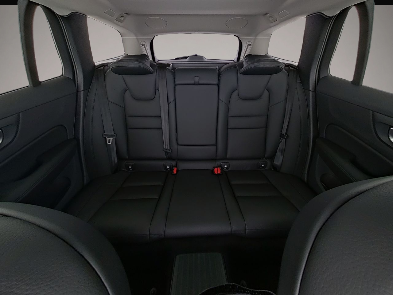 Bild 5 Volvo V60 Kombi Plus Dark Recharge Plug-In Hybrid AWD