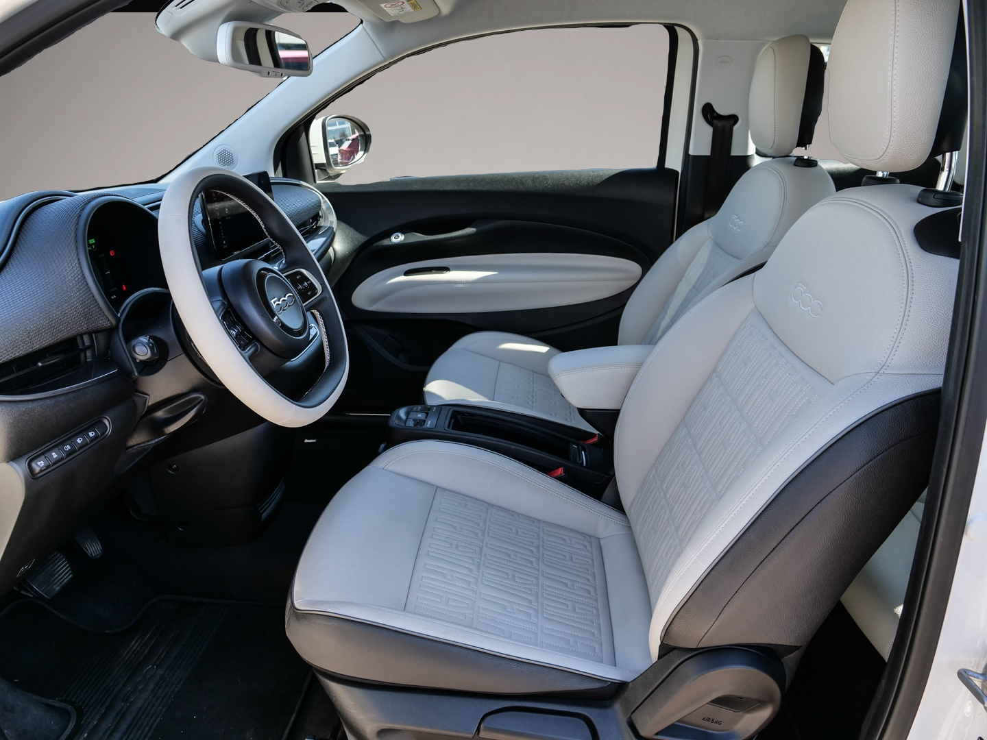 Bild 4 Fiat 500e La Prima by Bocelli Navi Leder LED Apple C