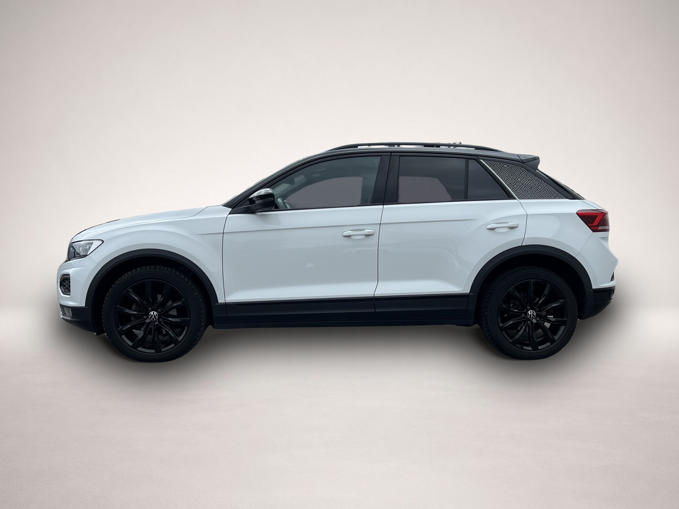 Fotografie Volkswagen T-Roc 1.5 TSI DSG BLACK STYLE Sport 144¤ m.20% A