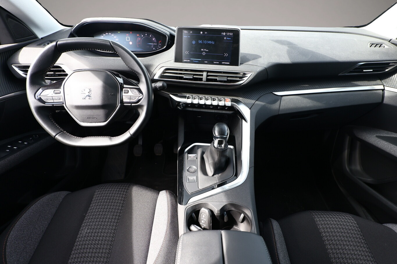 Bild 7 Peugeot 3008 1.2 PureTech 130 Active Pack Kam180° SHZ