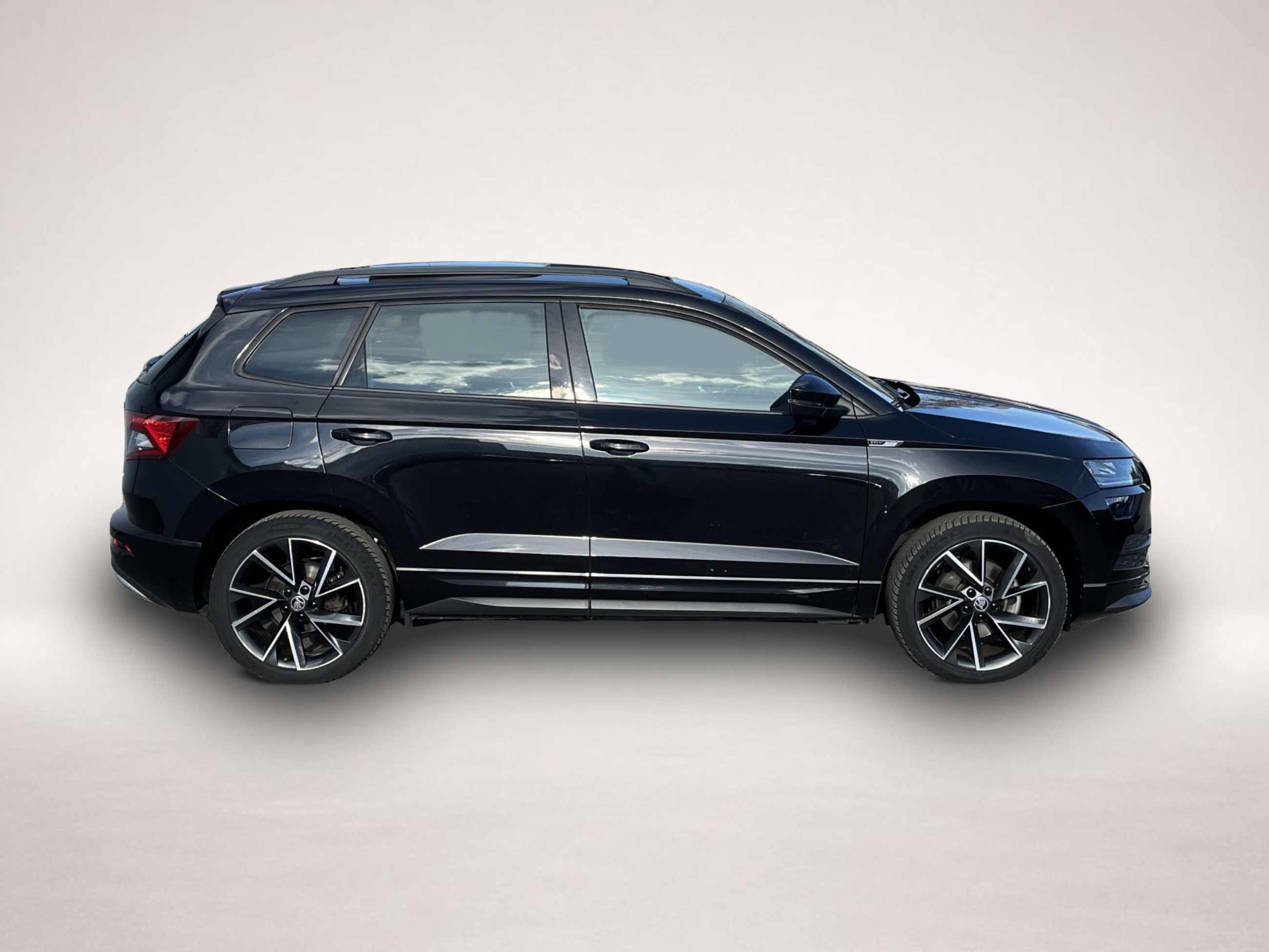 Bild 4 Skoda Karoq 2.0 TDI 4x4 Sportline 19 Zoll AHK PANO RFK