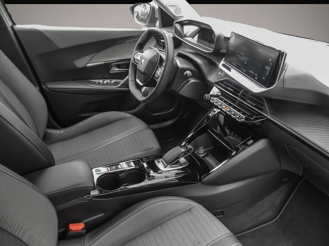 Bild 4 Peugeot 2008 e- Allure Pack Elektromotor Navi LED Apple