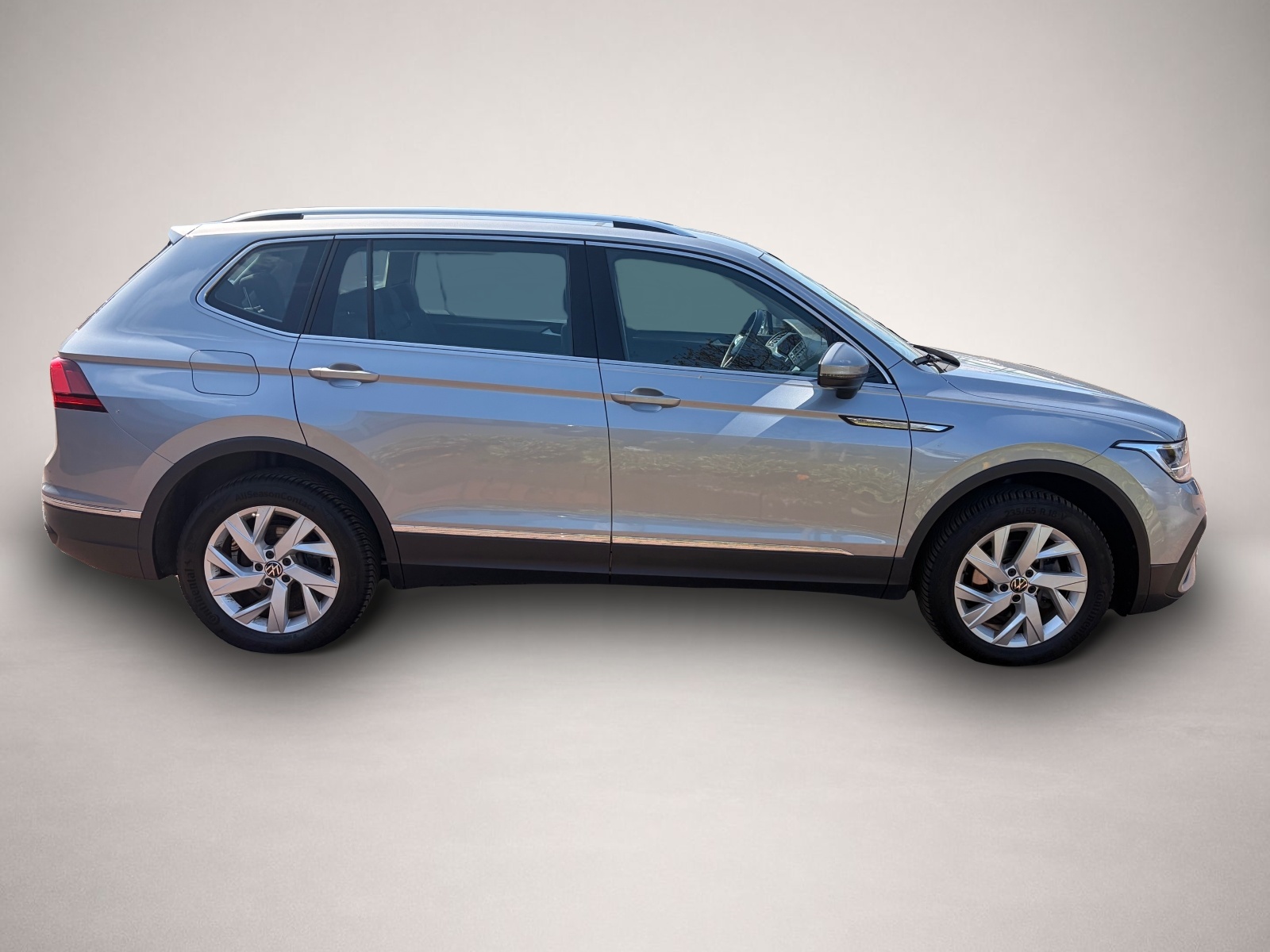 Bild 2 Volkswagen Tiguan Allspace Life Navi 7 Sitze AHK LED ACC El