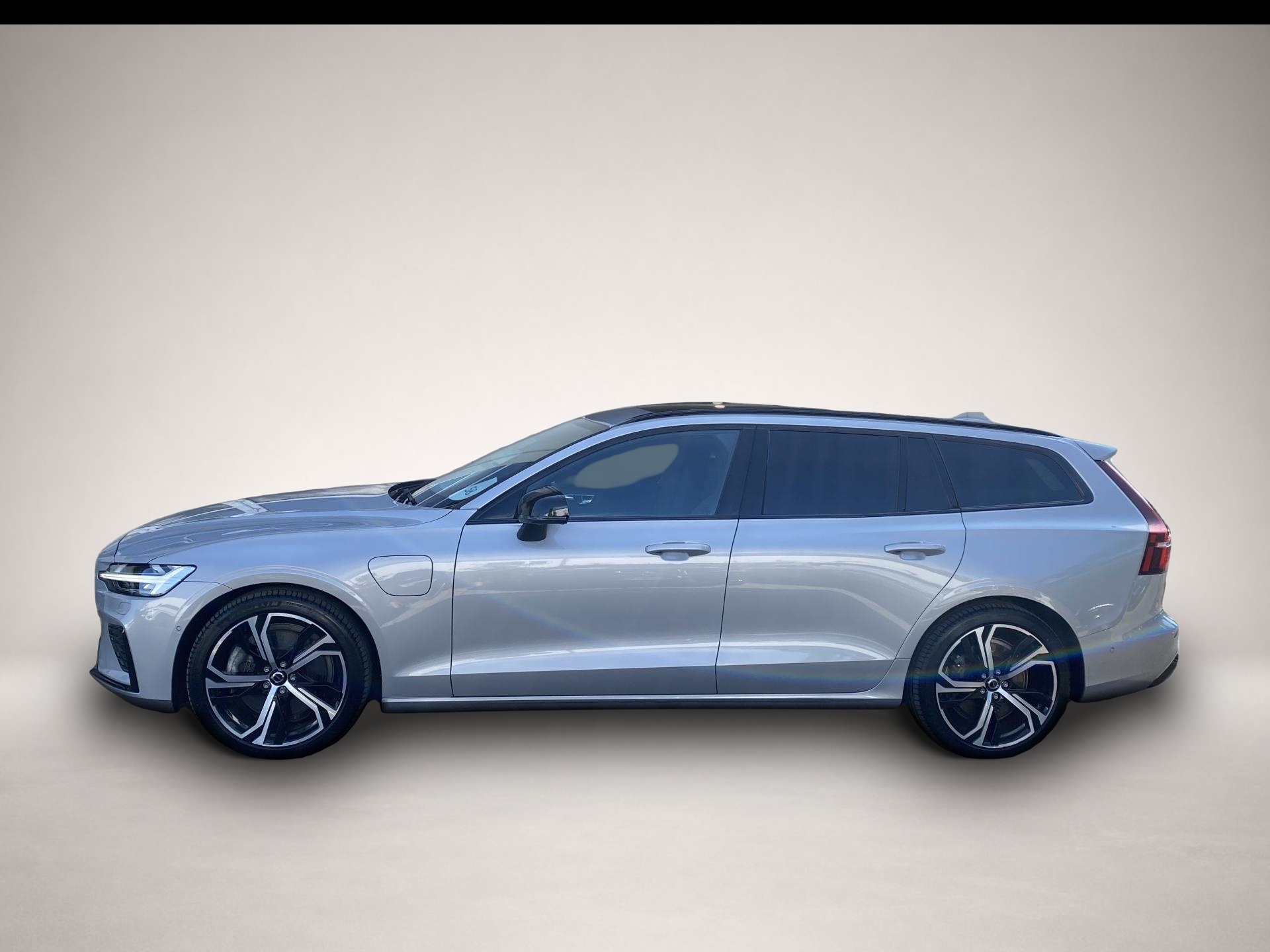 Bild 6 Volvo V60 Plus Dark Recharge Plug-In Hybrid AWD Navi L