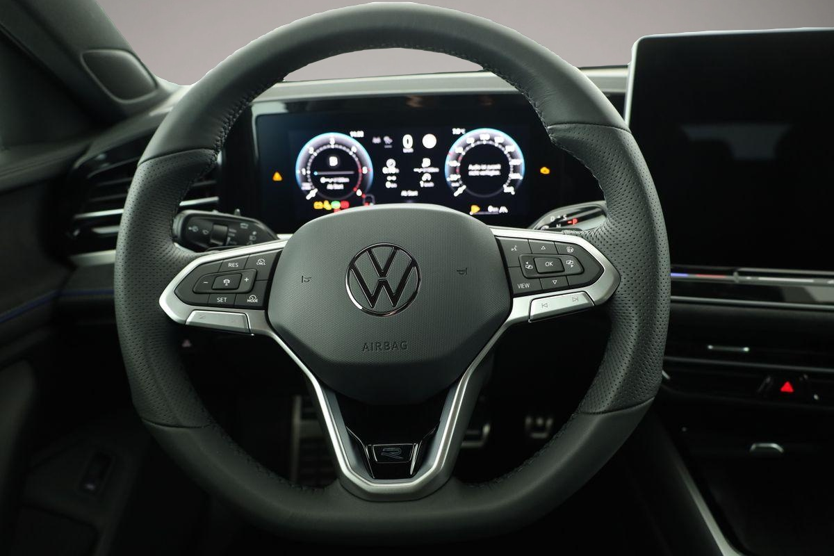 Volkswagen Passat Variant Passat Variant TDI DSG 4M R-LINE Black, AHK, IQ. - Thumbnail 6