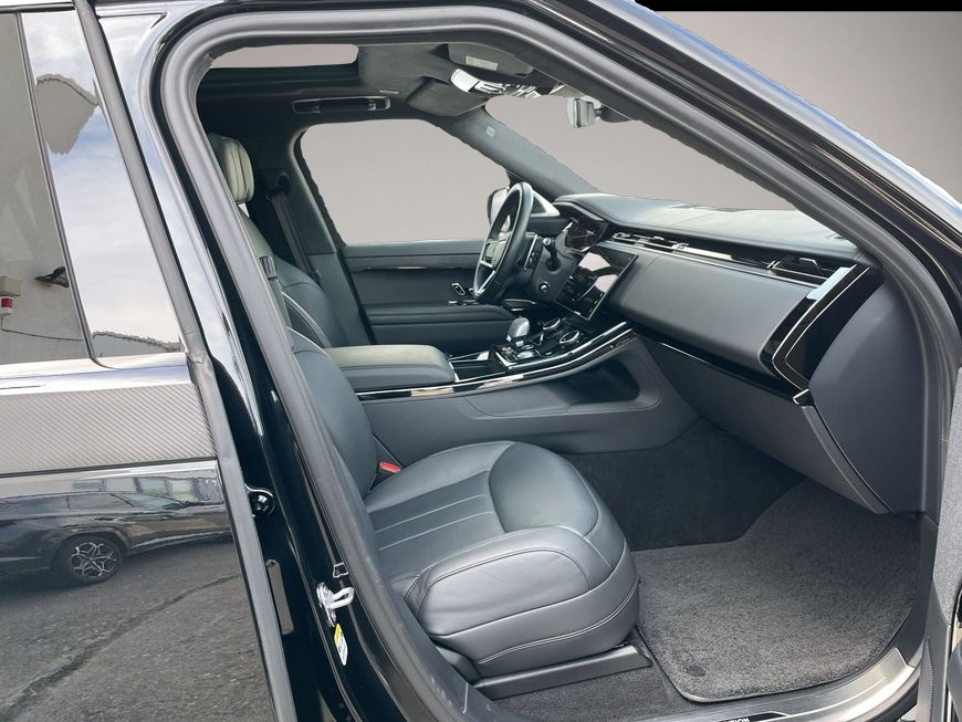 Fotografie des Land Rover Range Rover Sport D350 First Edition 258 kW, 5-t
