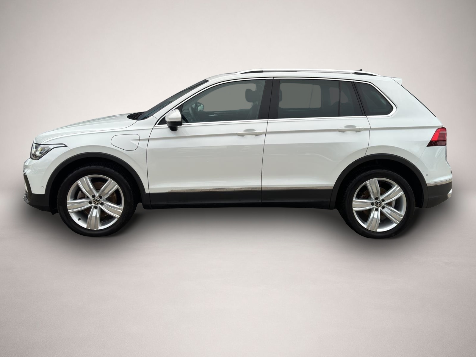 Bild 3 Volkswagen Tiguan 1.4 eHybrid DSG Elegance PANO AHK LED ACC