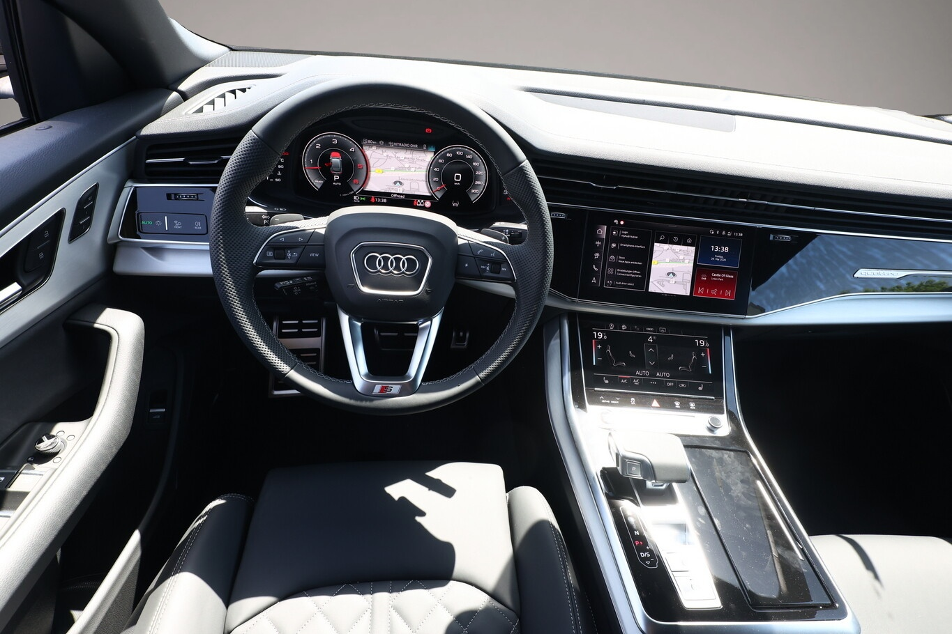 Bild 6 Audi Q8 2xS line AssistenzP+ 22Z Laser Pano B&O Leder