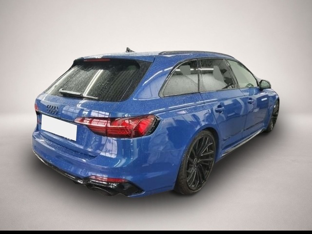 Fotografie 2 des Audi RS4 RS 4 Avant 2.9 TFSI qu. Tiptr. Competition Plus