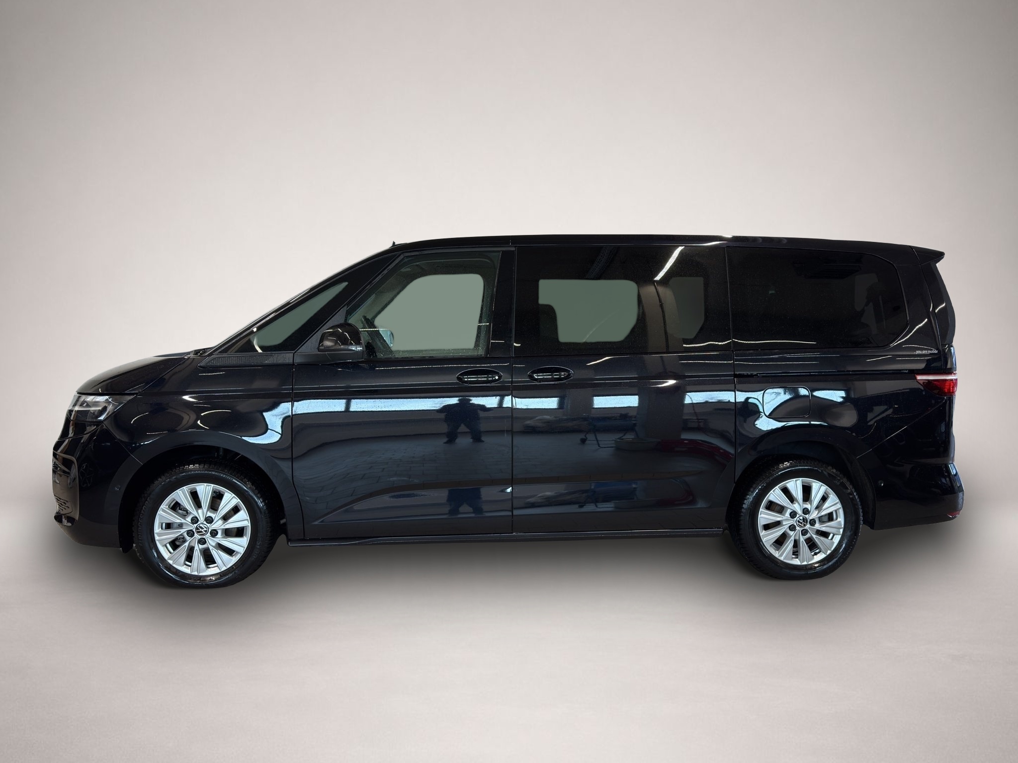 Bild 3 Volkswagen T7 Multivan LÜ 2.0 TDI DSG Life 7-S. VIS-A-VIS L