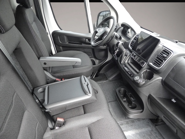 Fotografie 3 des Fiat Ducato 35 L2H2 140 Multijet Kombi Paket: Techno