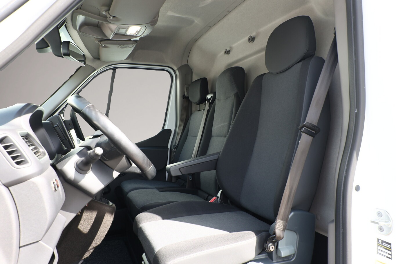 Bild 5 Renault Master dCi 180 3,5t L2H2 3-S Nav Klima Temp SHZ