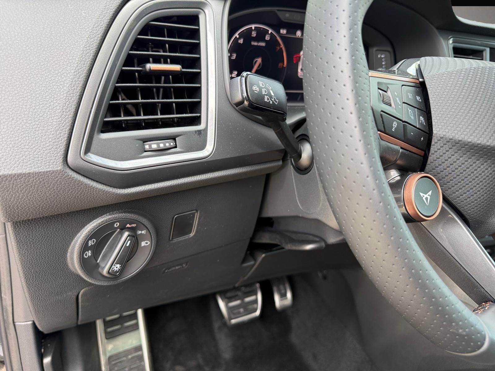Bild 3 Cupra Ateca 1.5 TSI ACT DSG NAVI ACC AHK LED Kamera