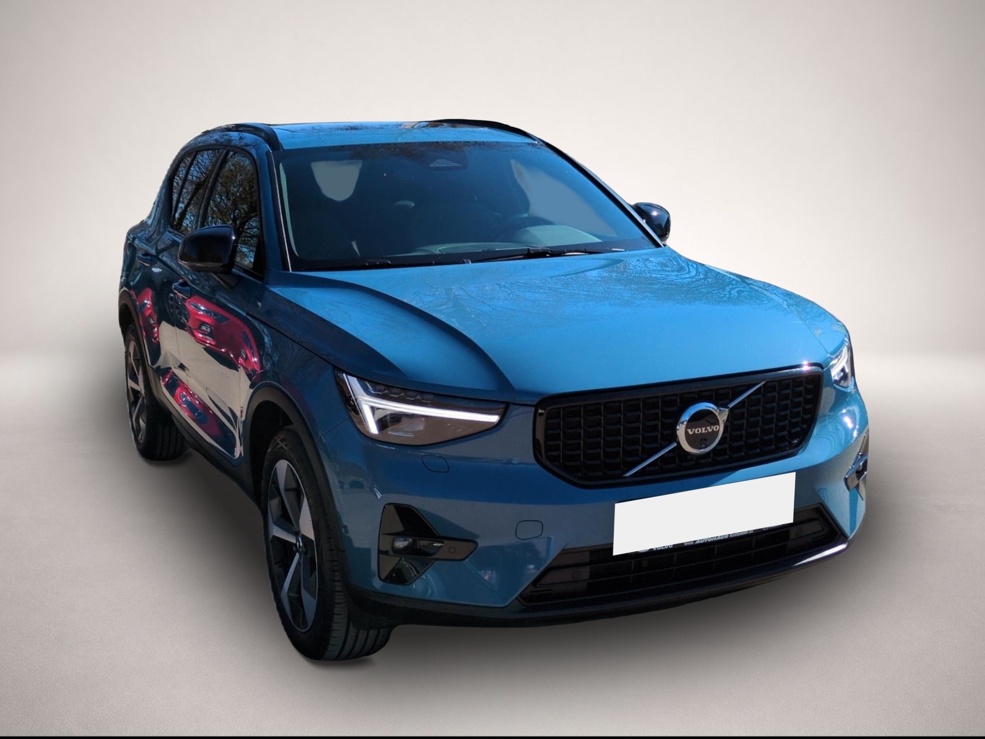 Bild 4 Volvo XC40 B4 (Benzin) Plus Dark 2WD Automatik Bluetoo
