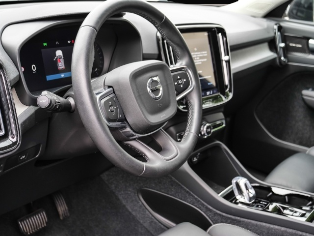 Bild 3 Volvo XC40 Ultimate Dark 2WD StandHZG Leder Digitales