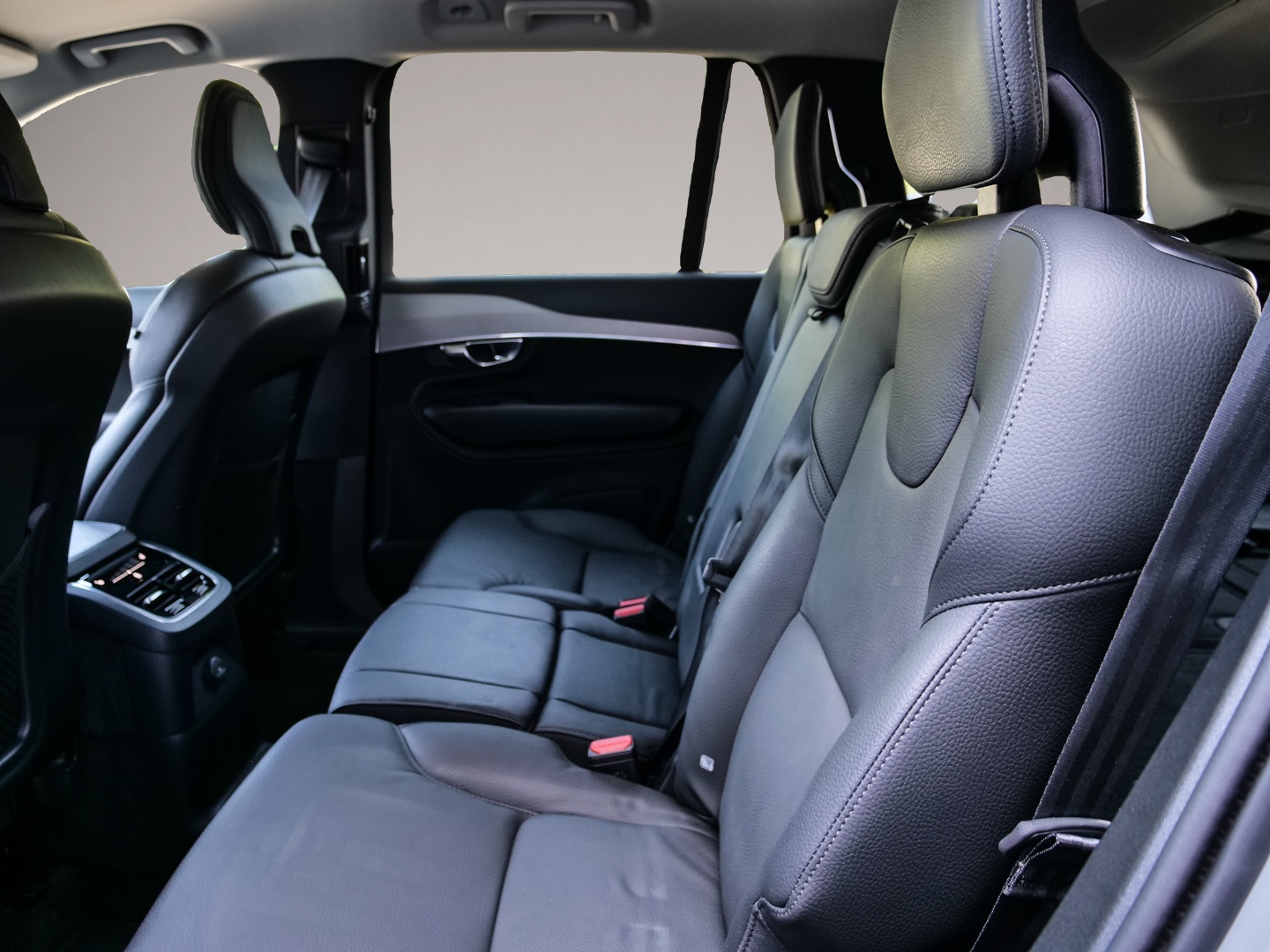 Bild 6 Volvo XC90 Core Recharge Plug-In Hybrid AWD 7-Sitzer S