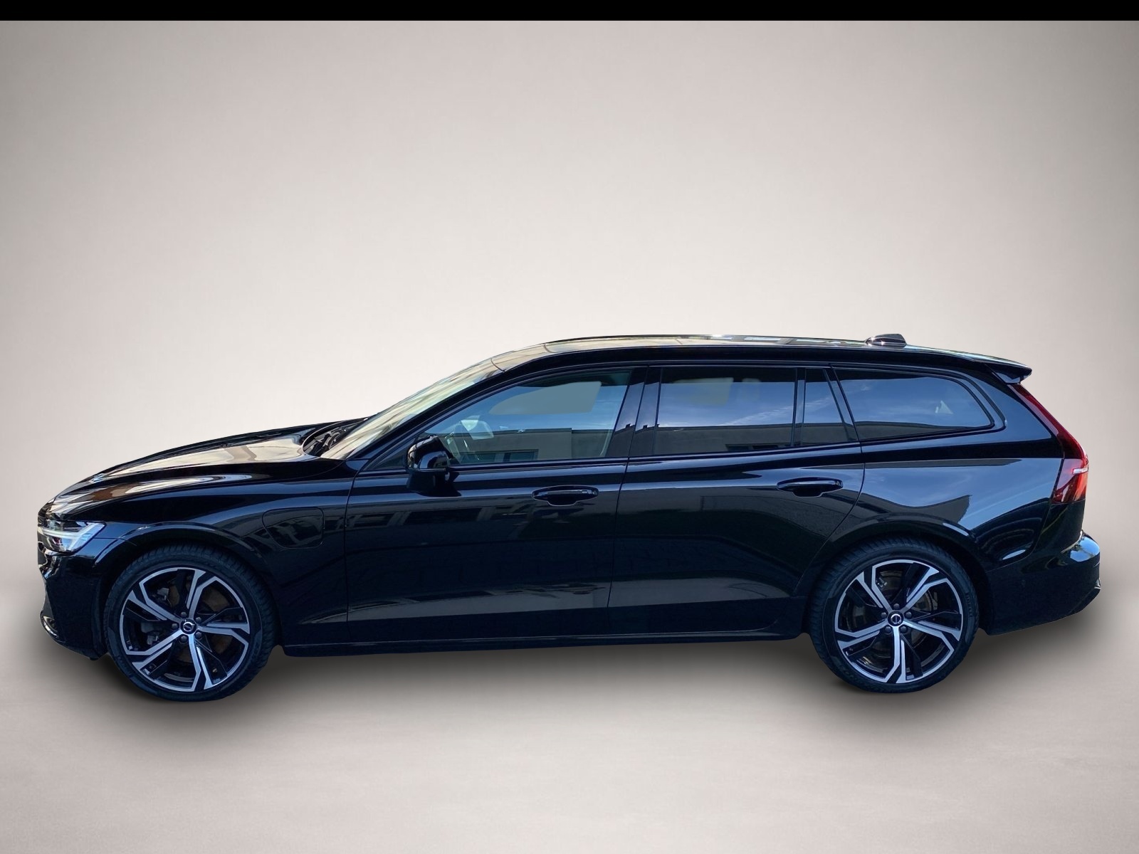 Bild 2 Volvo V60 Kombi T8 Ultra Dark Recharge WiPa*LED*Navi*