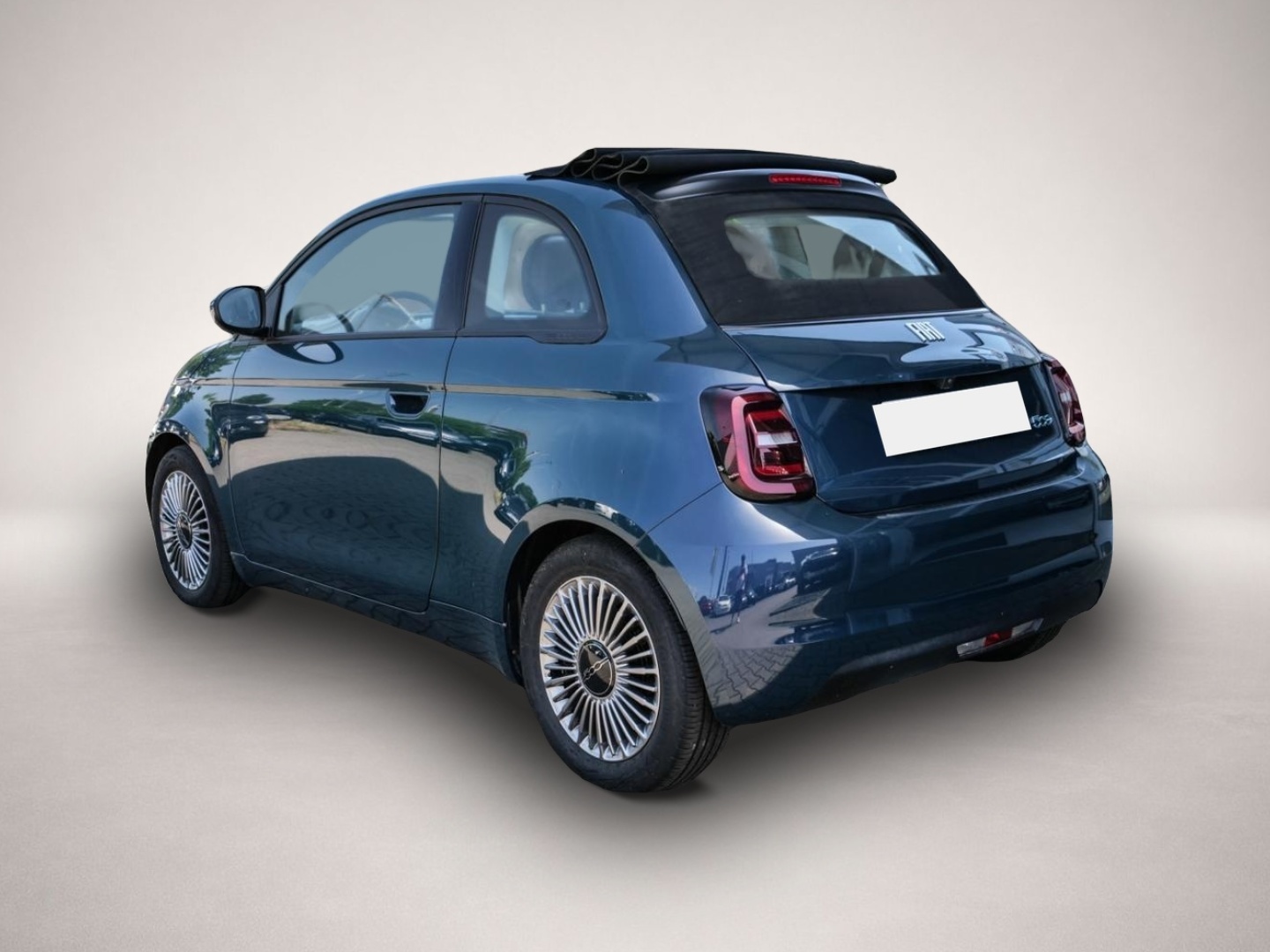 Bild 2 Fiat 500e Icon Navi Apple CarPlay Android Auto Klimaa