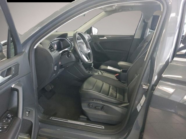 Fotografie 4 des Volkswagen Tiguan 2.0 TSI 4M DSG Elegance Leder/Matrix/ACC