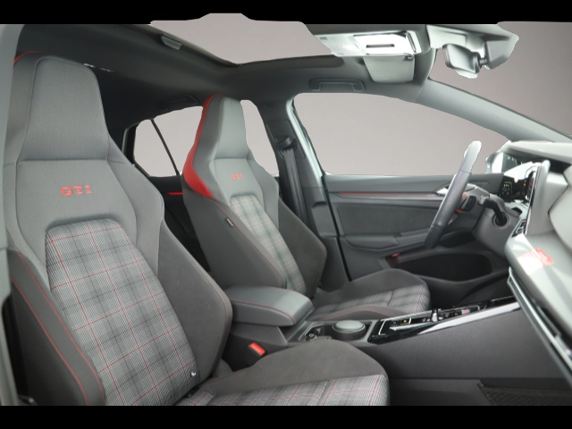 Bild 2 Volkswagen Golf VIII GTI 2.0 TSI DSG IQ.Light ACC DCC Stand