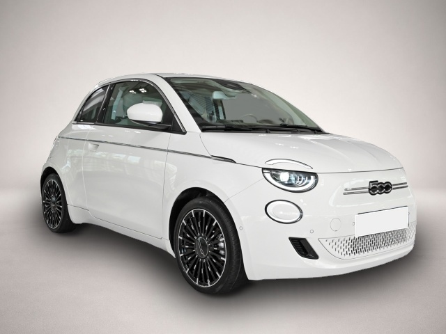 Fotografie 2 des Fiat 500e La Prima 3+1+NAVI+CARPL+S Hzg+R-KAM+2xPDC+B