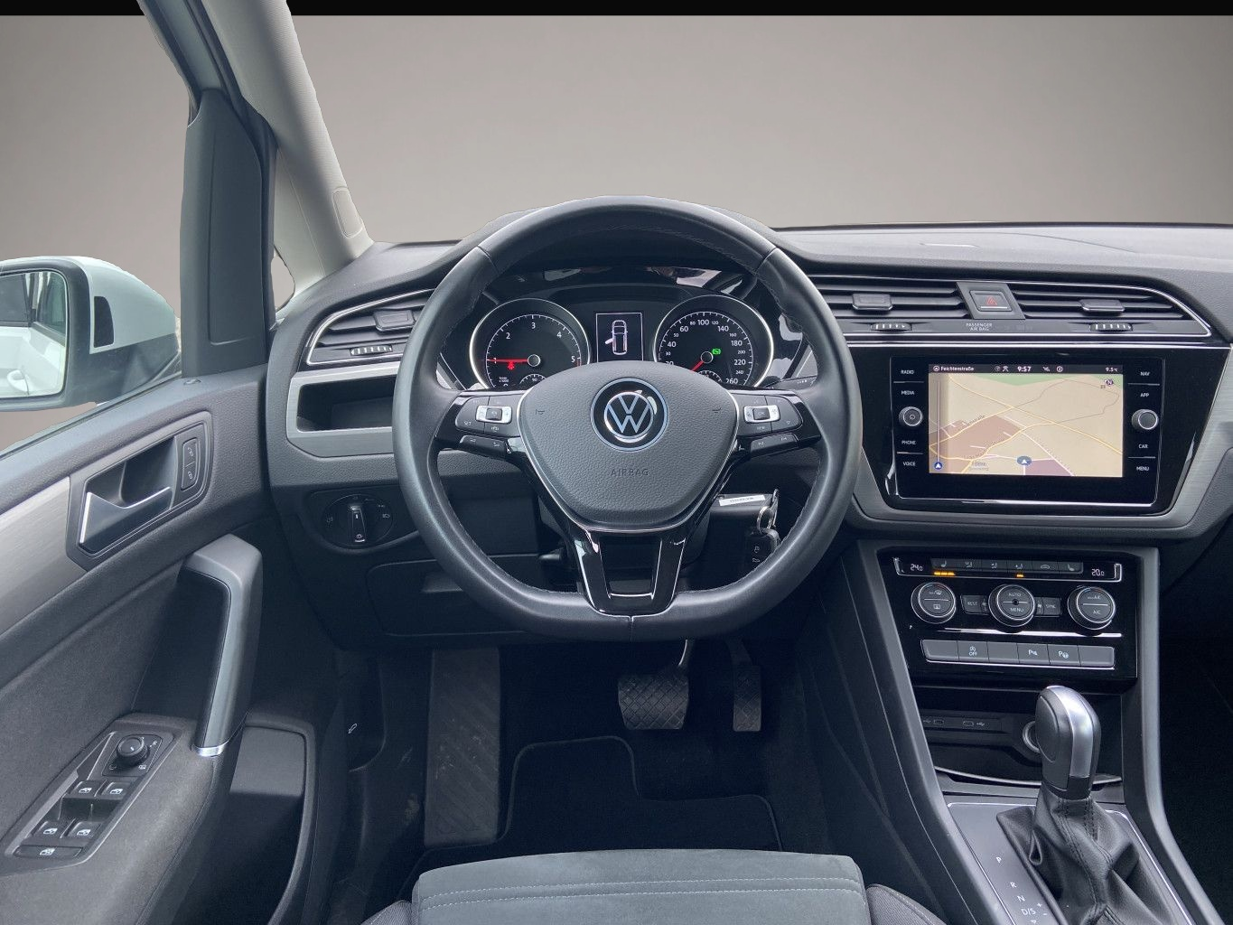 Fotografie 8 des Volkswagen Touran 2.0 TDI DSG Comfortline NAVI+LED+PARKASSI
