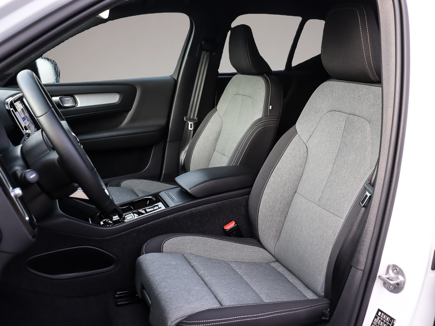 Bild 6 Volvo XC40 Plus Dark 2WD B3 EU6d digitales Cockpit Mem