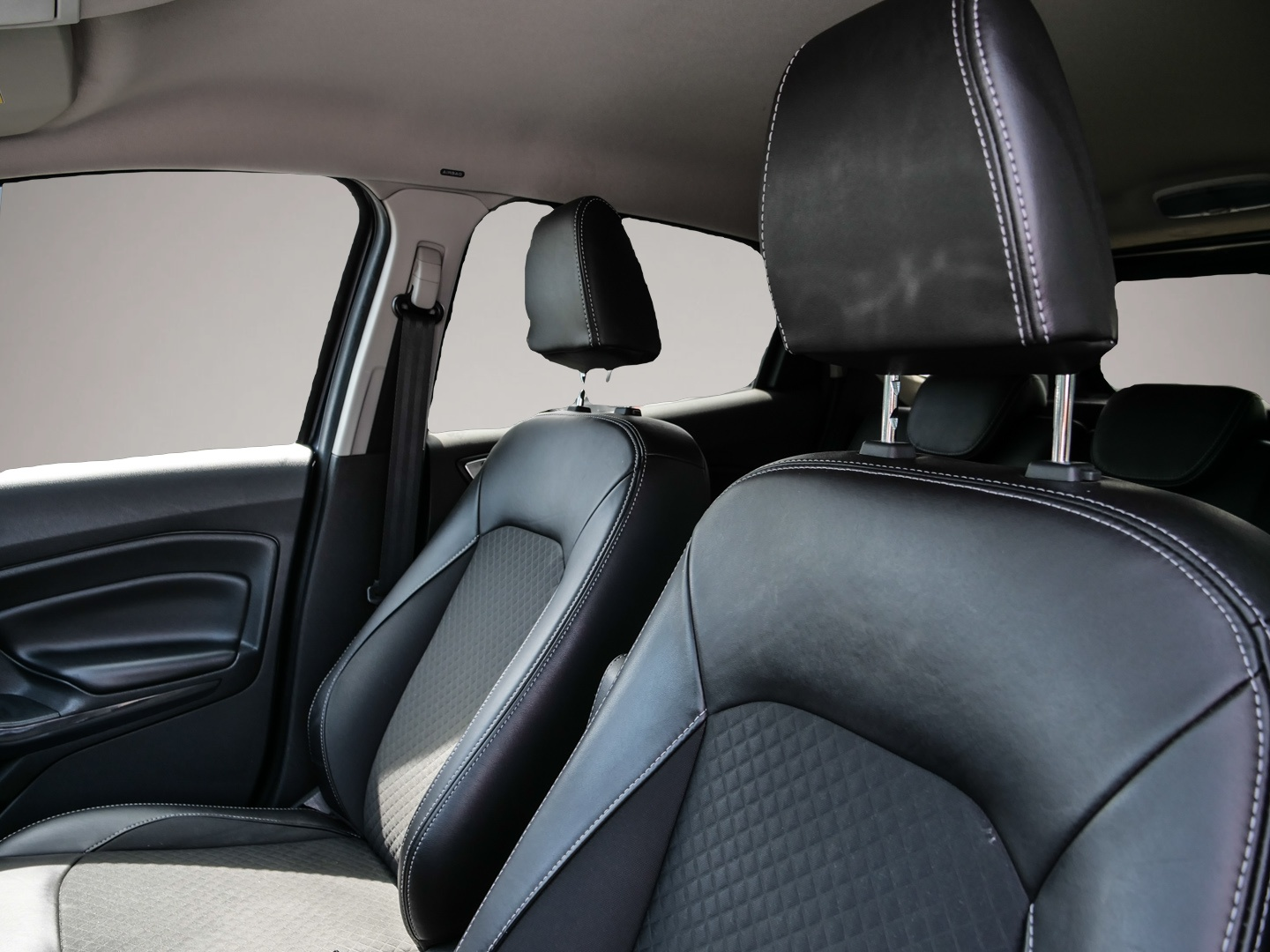 Bild 5 Ford EcoSport S Sportpaket DAB SHZ Keyless Start Alar